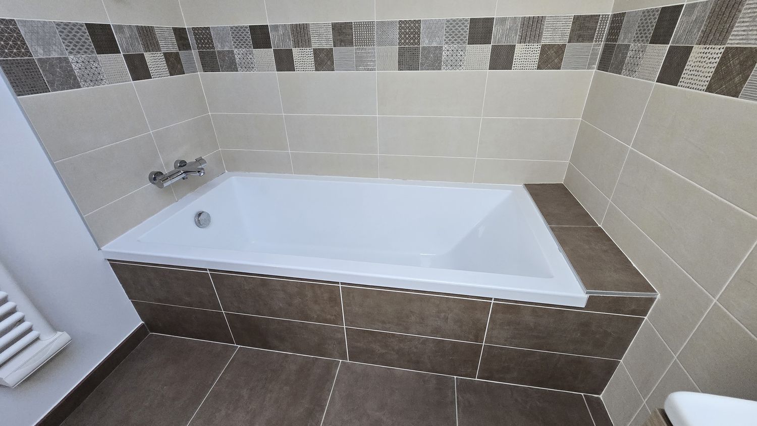 Joint de baignoire avant remplacement