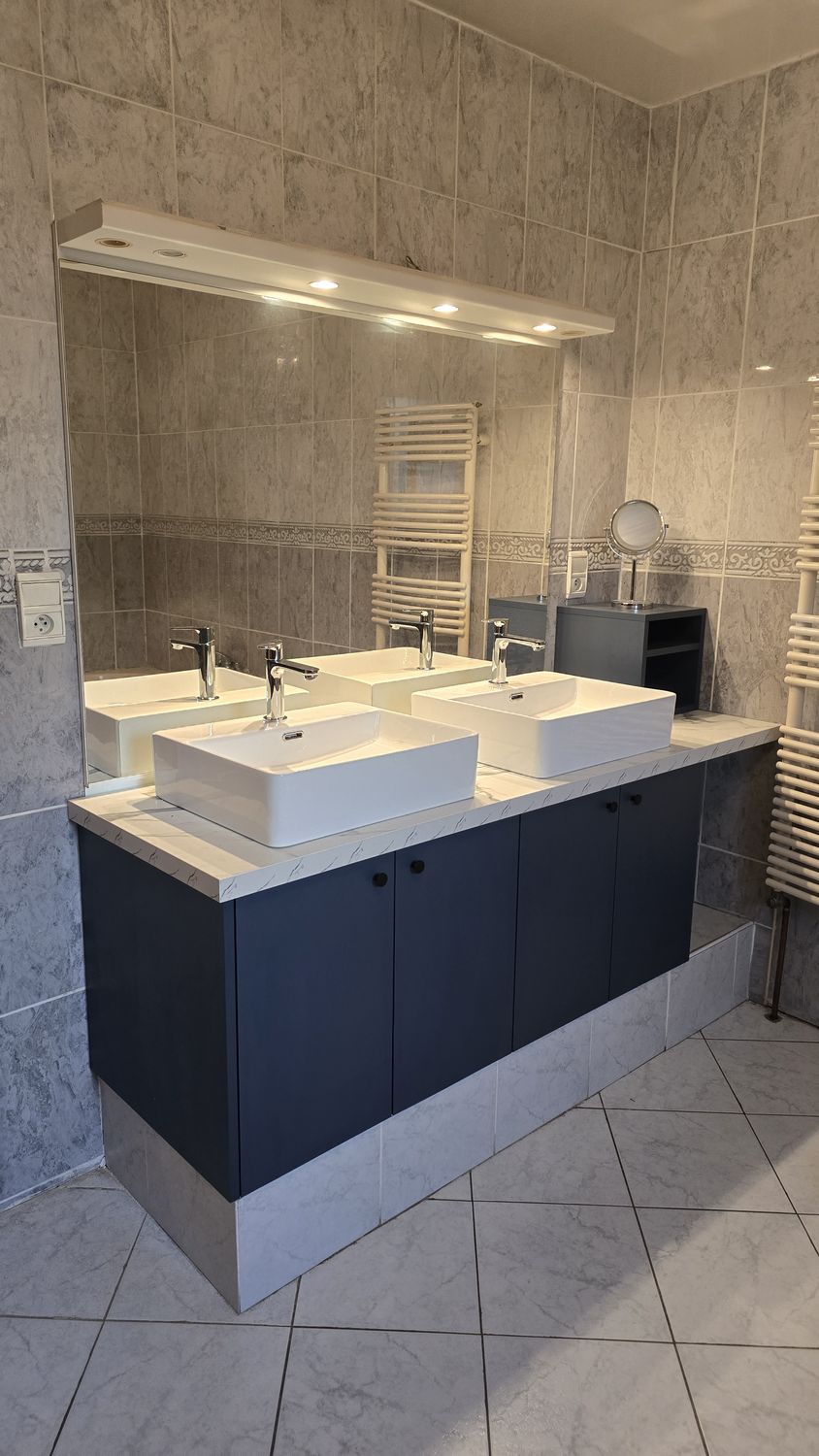 Meuble de salle de bain après